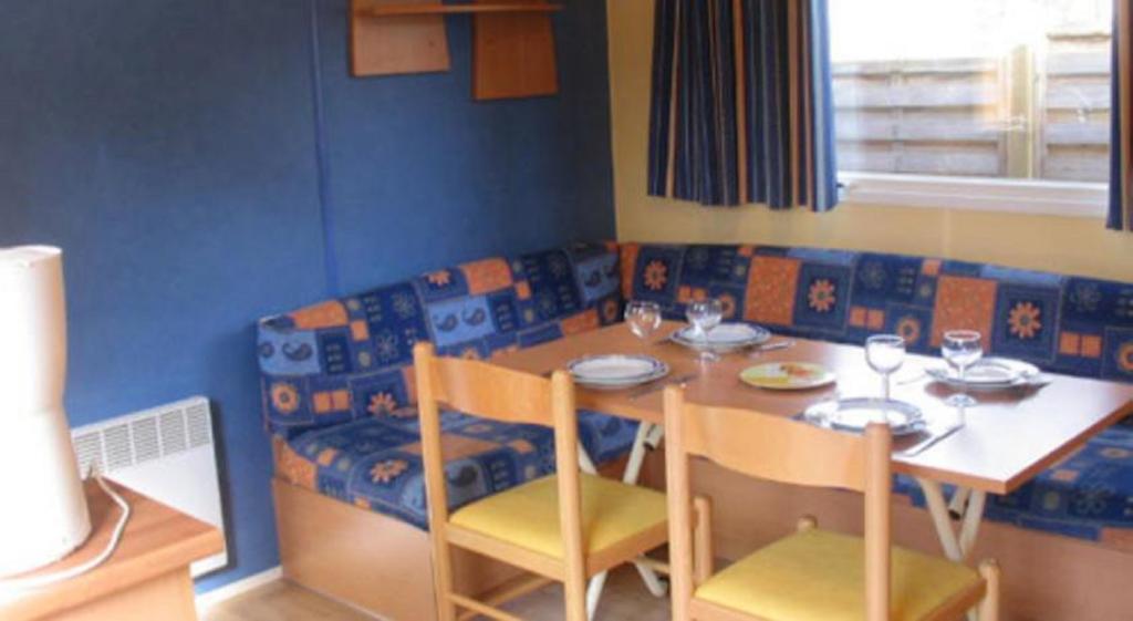 Hotel Camping des Rochers des Parcs à Clécy Chambre photo