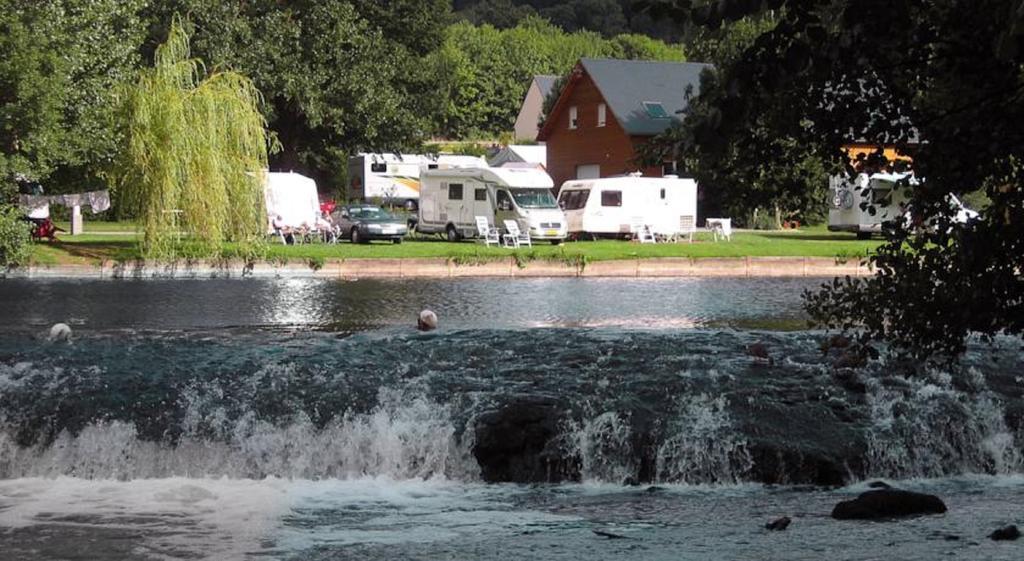 Hotel Camping des Rochers des Parcs à Clécy Extérieur photo